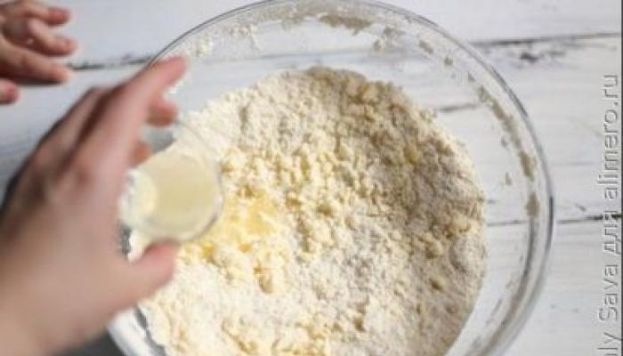 Как да направите глазура за бисквитки у дома, като използвате стъпка по стъпка рецепта със снимки