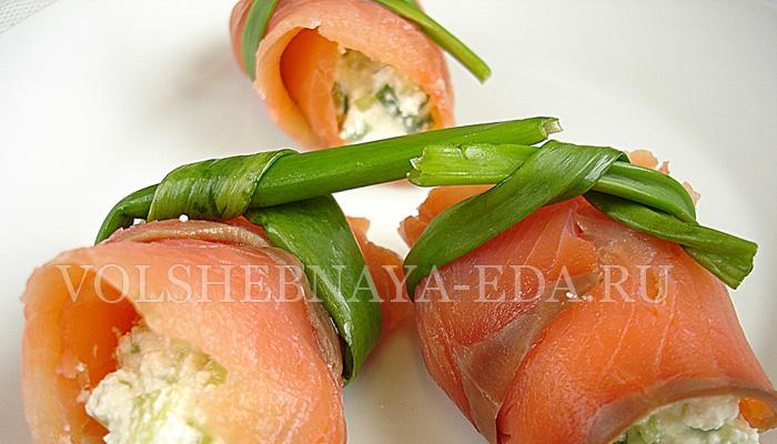 Lavash roll dengan salmon: resep langkah demi langkah dengan foto Gulungan dengan keju dan salmon
